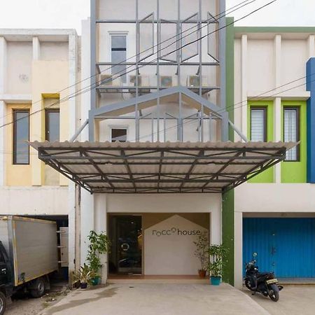 Hotel Reddoorz @ Taman Royal Tangerang Exterior foto
