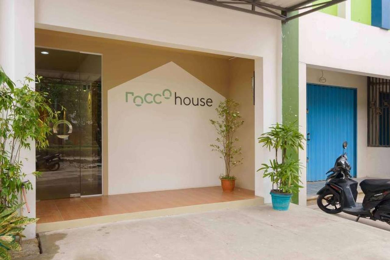 Hotel Reddoorz @ Taman Royal Tangerang Exterior foto